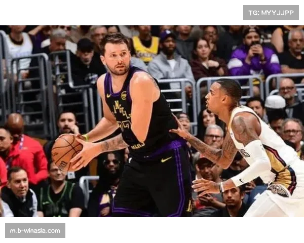 湖人鹈鹕首节罚球12比2悬殊 格林教练挑战成功仍难平争议